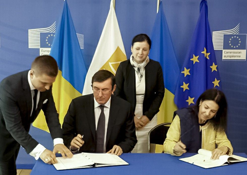 Угода з Євроюстом допоможе повернути вкрадене Януковичем – генпрокурор Юрій Луценко