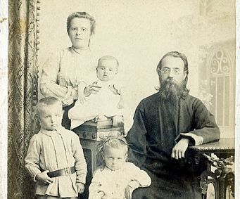Марко Грушевський із сім'єю