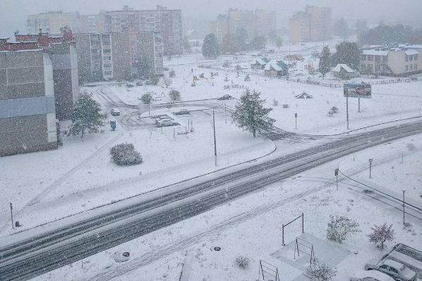 Під Києвом випав перший сніг (фото, відео)