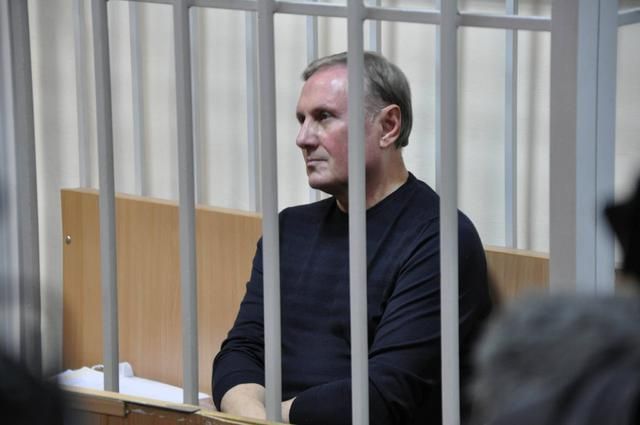 Олександр Єфремов сидітиме під арештом ще два місяці