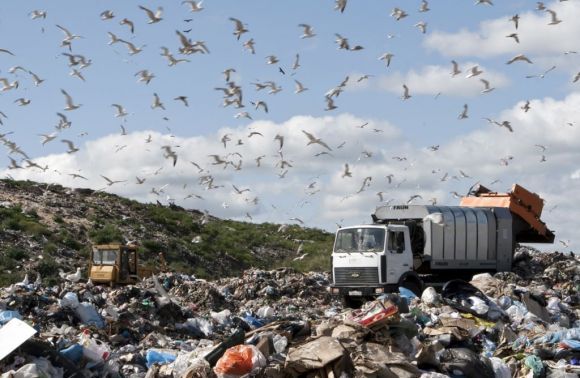 Україна потопає в смітті через саботаж на місцях