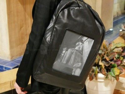 У Лос-Анджелесі зацікавилися рюкзаком з E-Ink дисплеєм (відео)