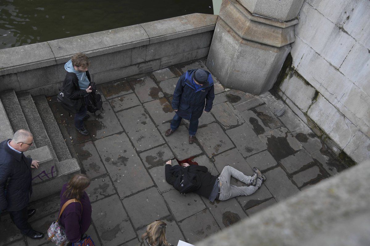 Атака на парламент Британії: більше 10 поранених, нападника застрелили (фото)