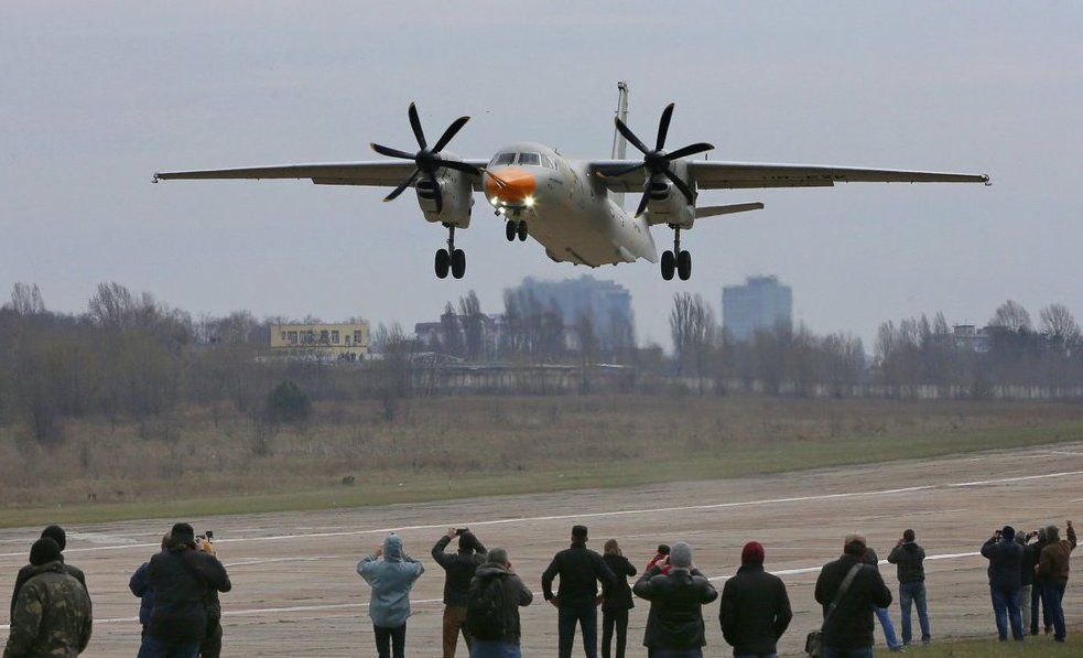 Транспортний літак Ан-132Д здійснив перший демонстраційний політ (відео)