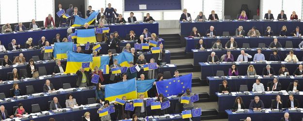 В Європарламенті пройшли дебати щодо безвізу для України: більшість депутатів підтримує скасування обмежень