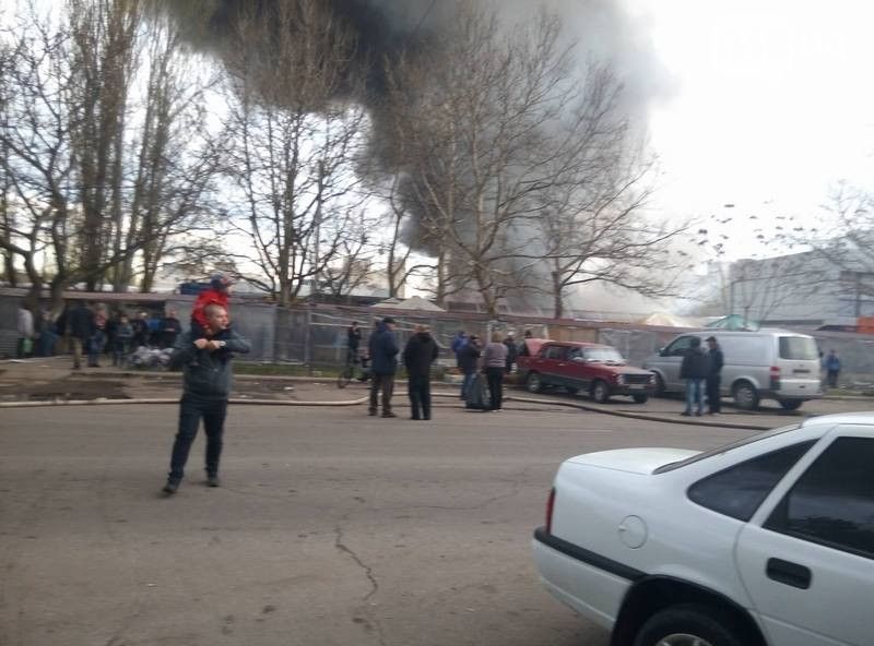В Одесі під час пожежі на ринку постраждало шість осіб