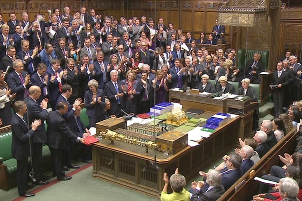 Парламент Британії розпустили за 25 днів до виборів