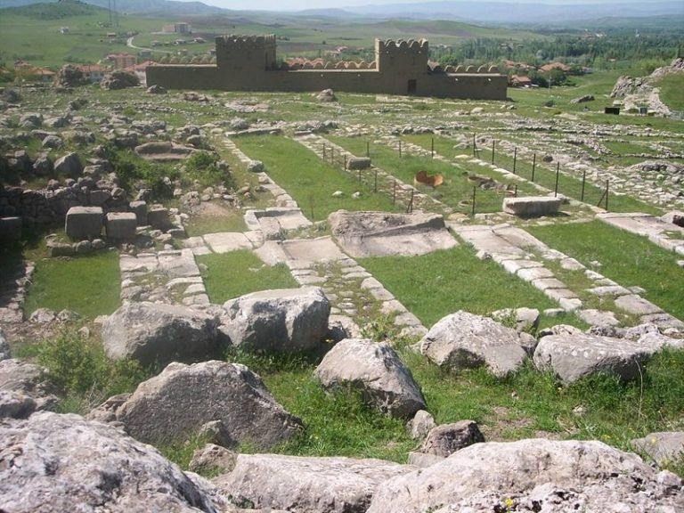 В Анатолії відтворять стародавнє поселення хеттів ХV століття до н.е.