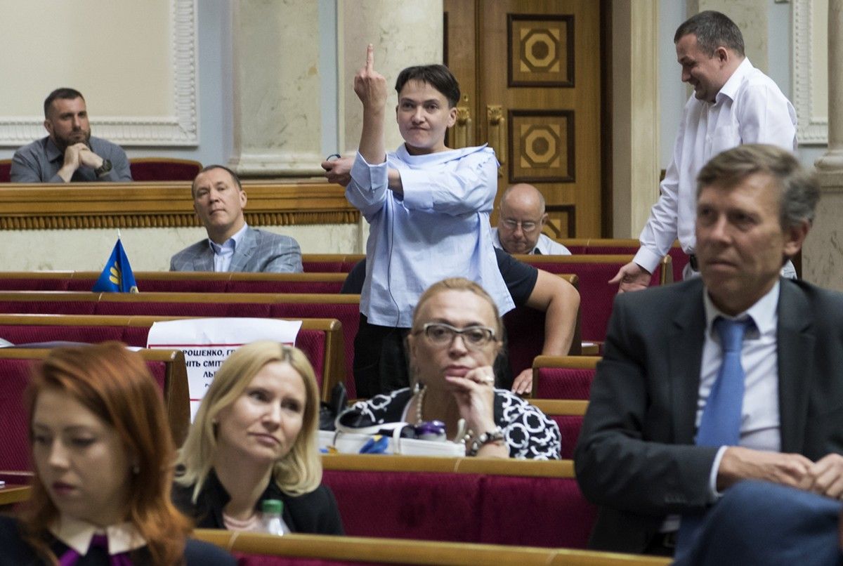 Савченко показувала непристойний жест Гройсману через порушення регламенту