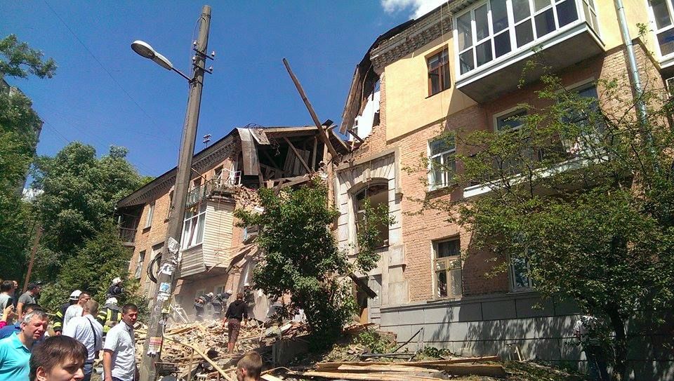 У Голосіївському районі Києва вибухнув будинок (фото, відео)