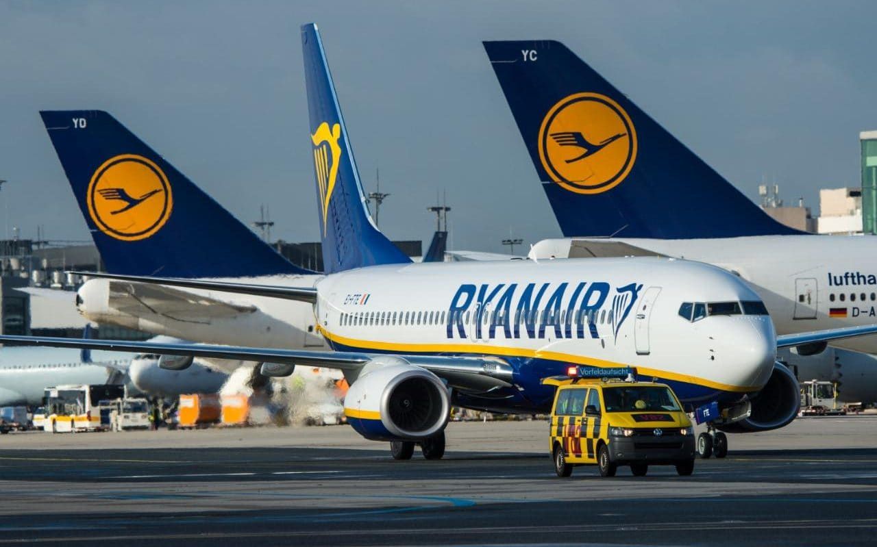 Лоукостер Ryanair зупинив продаж квитків в Україну