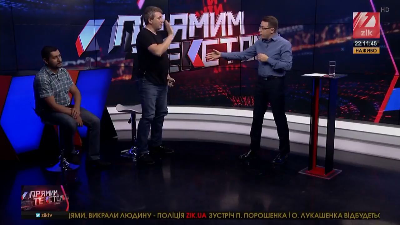 Журналіст Остап Дроздов за російську мову вигнав блогера Юрія Романенка під час прямого ефіру