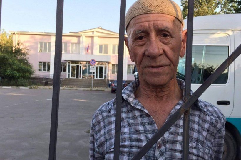Активіста із хворобою Паркінсона «верховний суд» Криму залишив під арештом