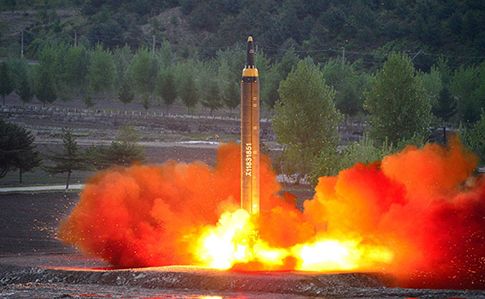 Північна Корея запустила ракету в сторону Японії