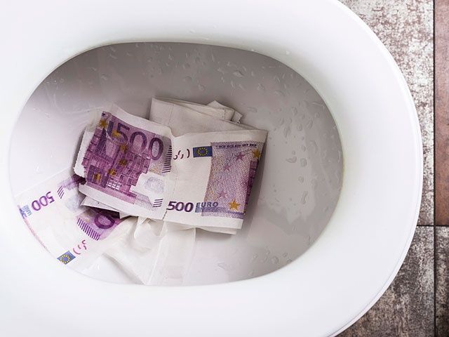 Дві іспанки засмітили каналізацію Женеви купюрами по 500 євро