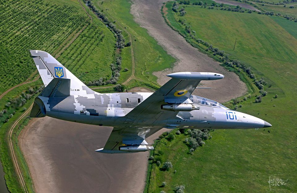 Біля Красилова на Хмельниччині розбився військовий тренувальний літак: загинуло двоє пілотів