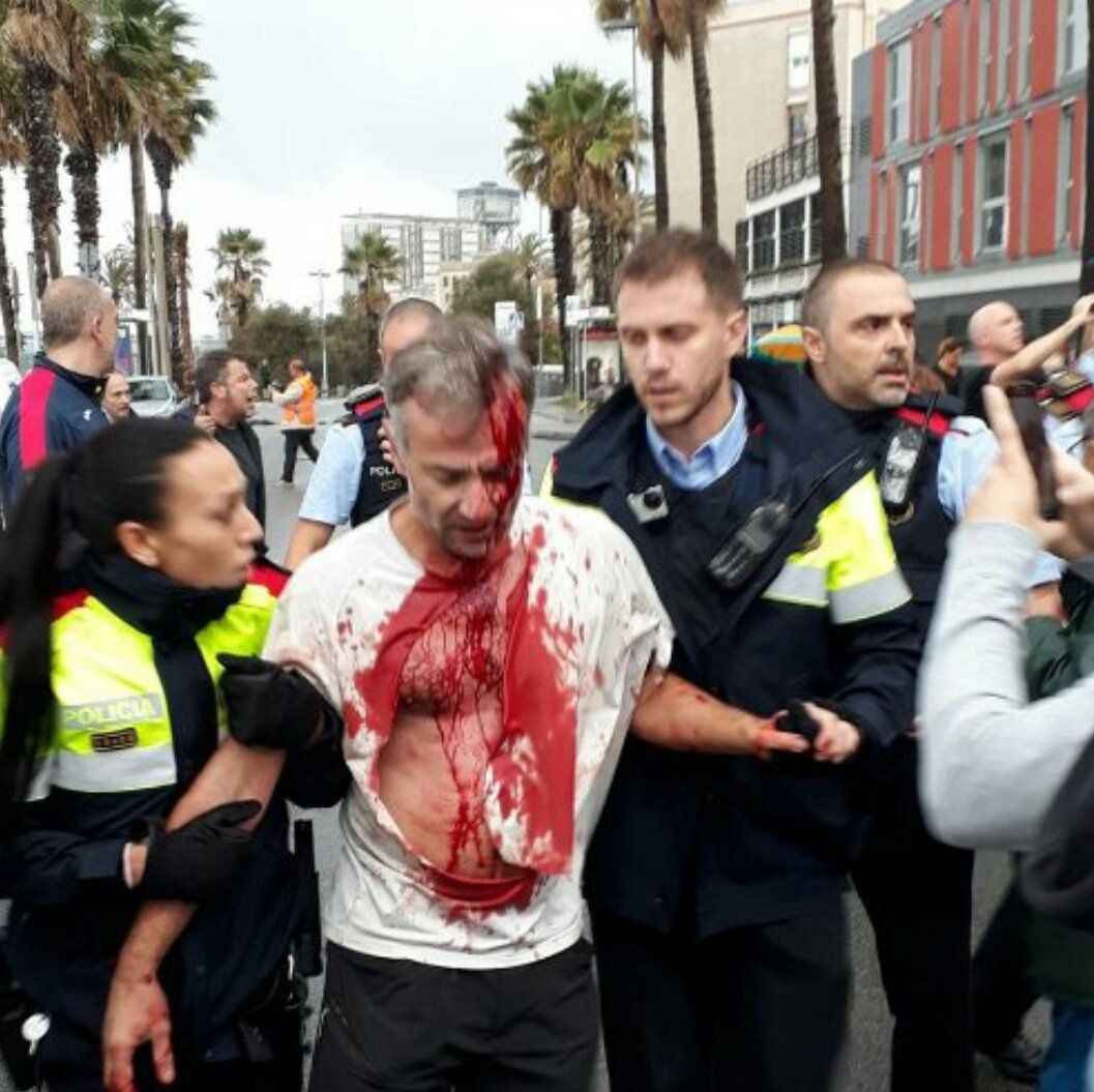 У Каталонії поліція стріляла по прихильникам незалежності регіону гумовими кулями