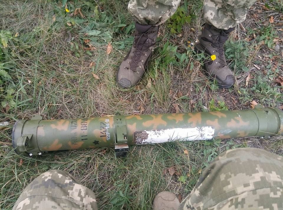 Біля Попасної бійці 10-ї бригади знайшли авто «іхтамнєтов» із російською зброєю