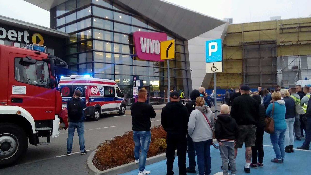 У Польщі чоловік з ножем поранив 9 людей у торговому центрі: загинула жінка
