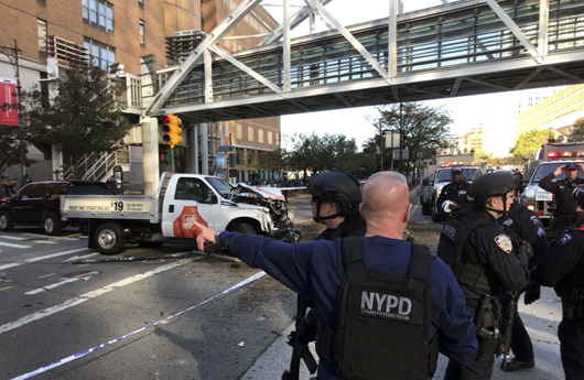 Убив людей і «грін кард»: виконавець бійні у Нью-Йорку постав перед судом