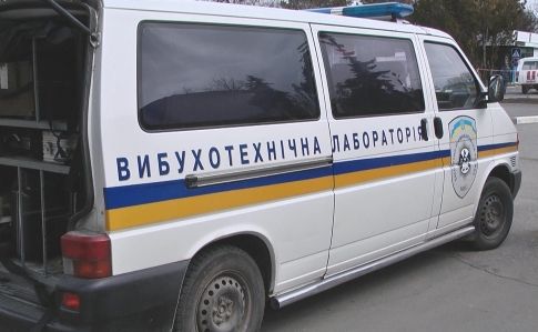 У Києві евакуювали сотні людей через повідомлення про мінування 12 об’єктів