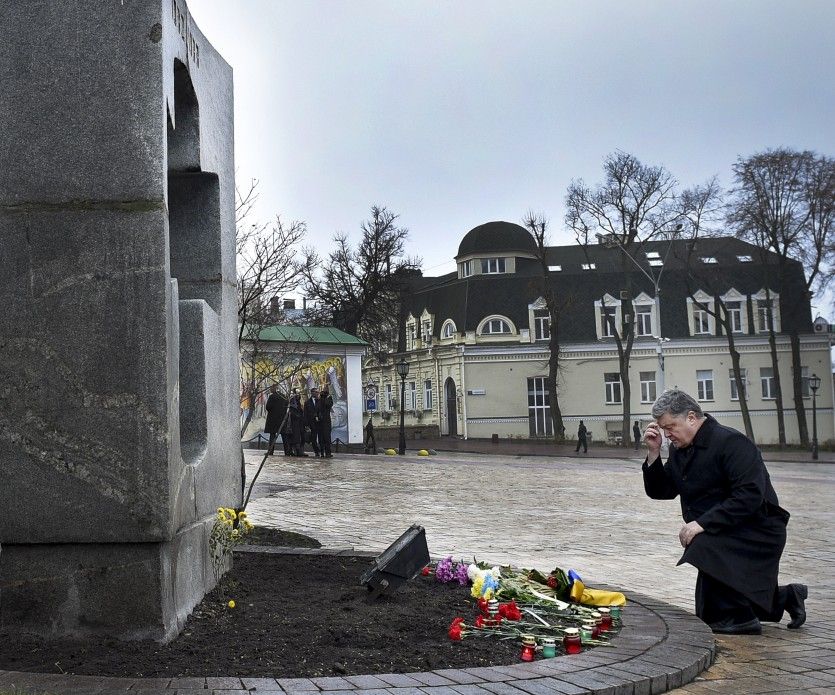 Порошенко вшанував пам'ять жертв Голодомору 1932-1933 років (відео)
