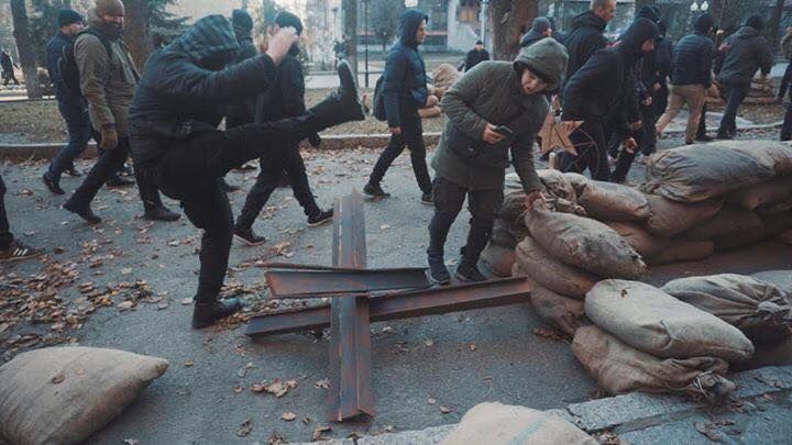 У Харкові завадили зйомкам серіалу «За законом воєнного часу 2» (фото)