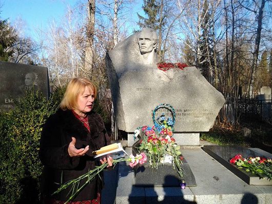 Йому б мало виповнитися 83 роки: у Черкасах вшанували пам'ять Василя Симоненка