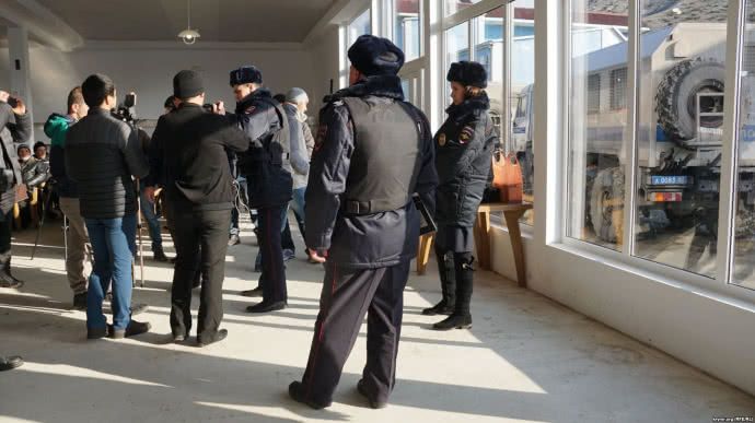 У Криму російський ОМОН увірвався на зібрання кримських татар