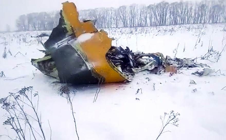 Миттєве руйнування двигуна: експерти назвали найімовірнішу версію падіння літака під Москвою