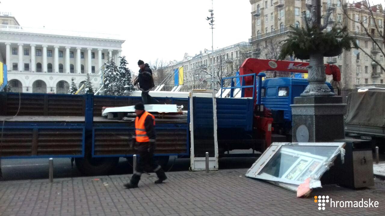 У Києві зносять кіоски у переході під Майданом Незалежності