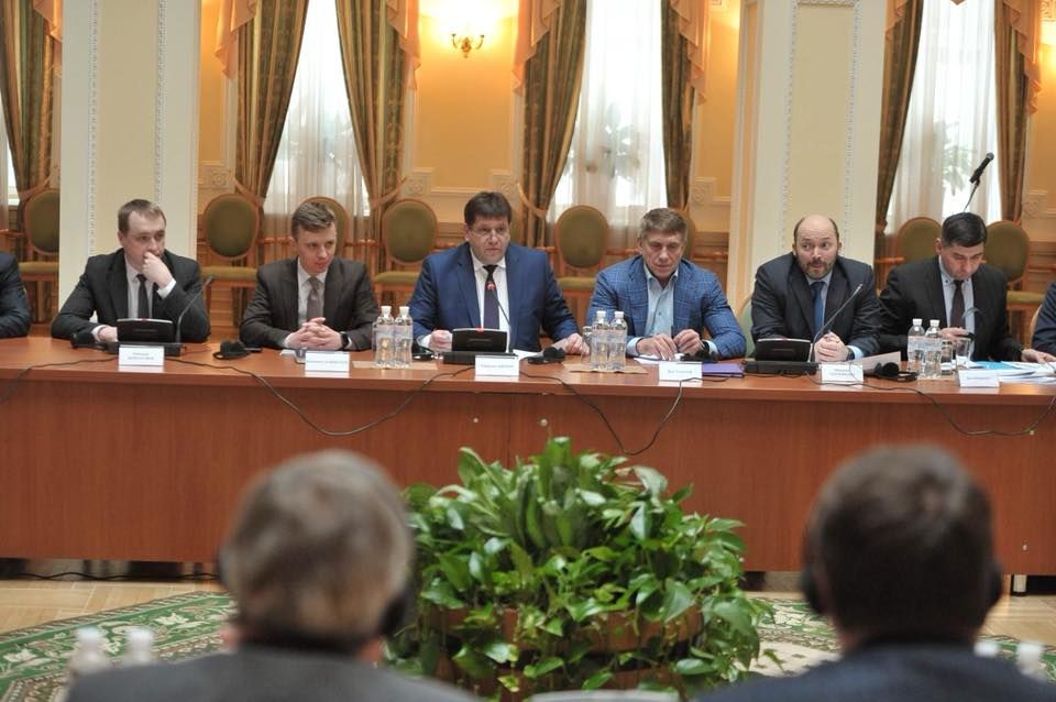 Сім іноземих компаній проводять переговори із урядом щодо управління українською ГТС
