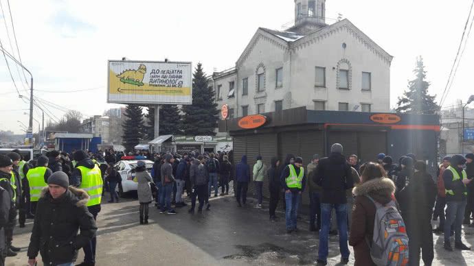 Поліція прийшла з обшуками на завод Атек у Києві