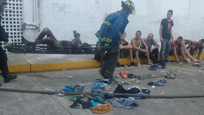 У Венесуелі загинуло понад 60 людей під час пожежі у в’язниці