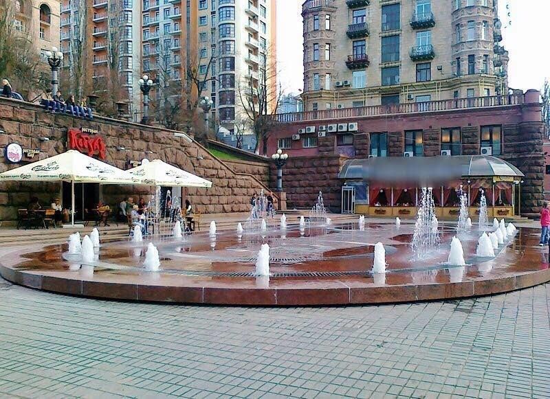 Суд повернув громаді Києва світломузичний фонтан на Хрещатику