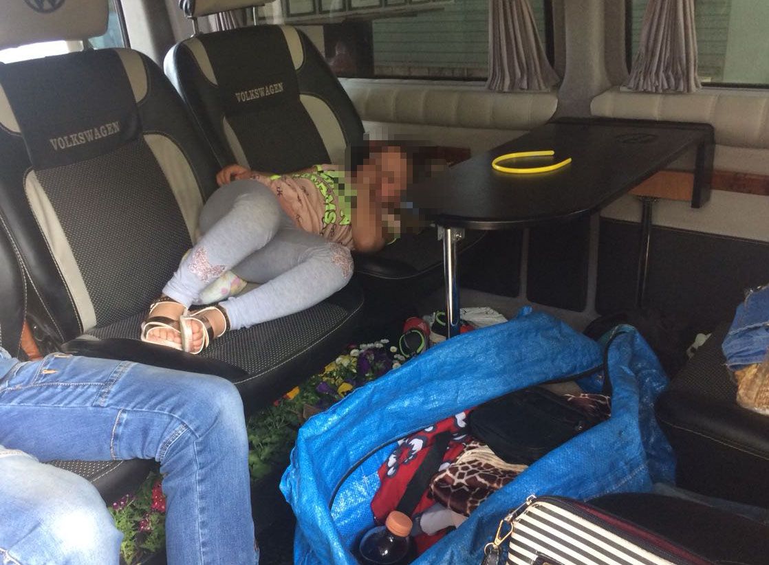 До Угорщини намагалися вивезти 5-річну дівчинку, сховавши під сумками в автівці