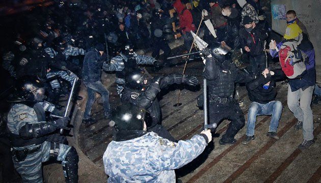 Підозрюваного у розгоні Майдану силовика, який переховувався із 2016 року, відпустили під домашній арешт