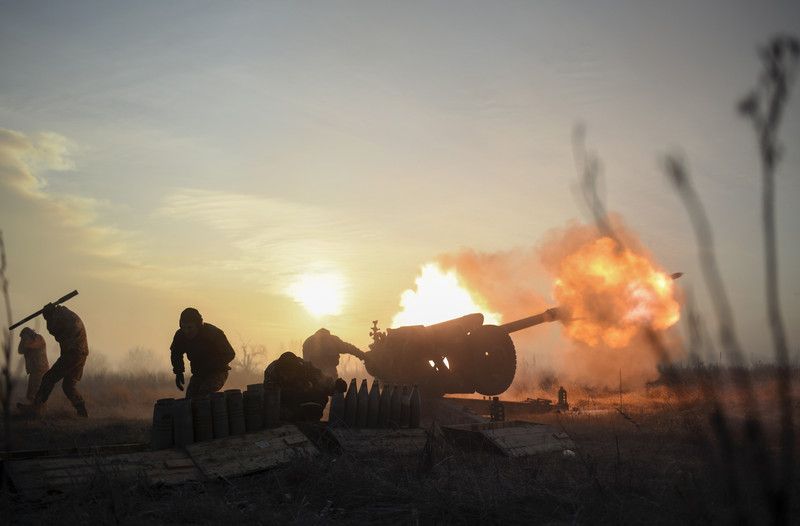 Тилові позиції українських військових у селищі Стара Миколаївка обстріляли із 152-мм артилерії