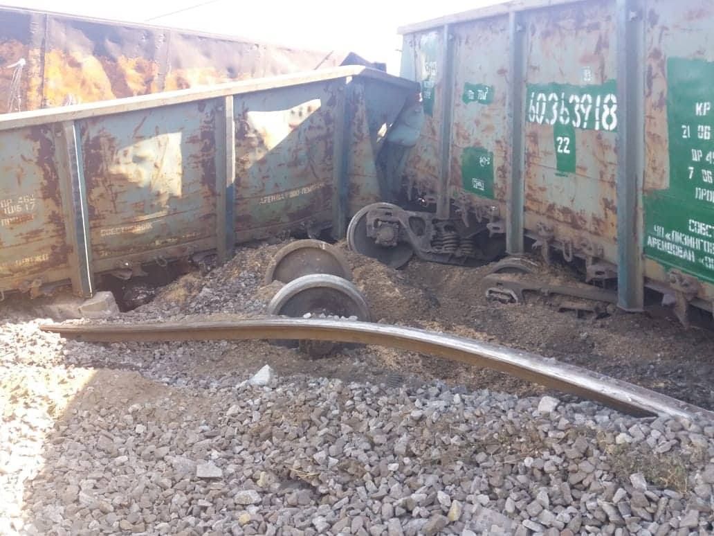 Крадії металу пустили під відкіс потяг у Дніпрі