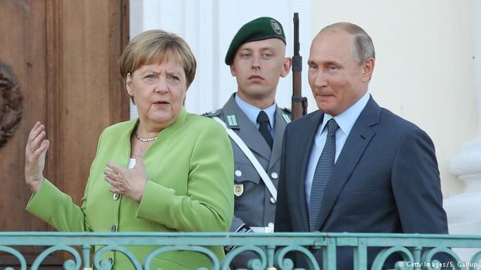 Путін і Меркель вирішили провести зустріч нормандської четвірки в Парижі