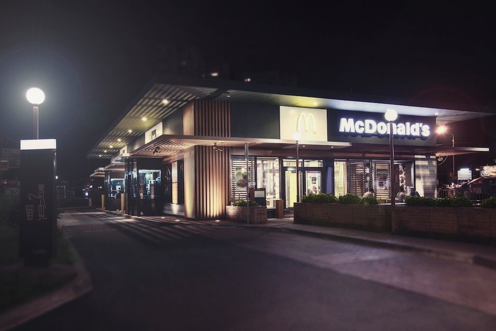 Менеджерам McDonald's у Києві довелося вибачатися за російськомовних співробітників