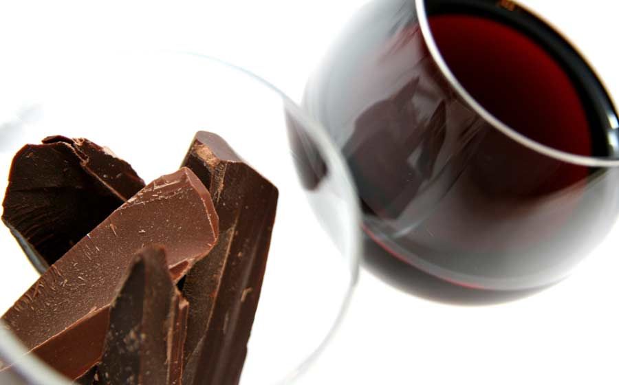 Вино і шоколад у невеликих обсягах подовжують життя - вчені