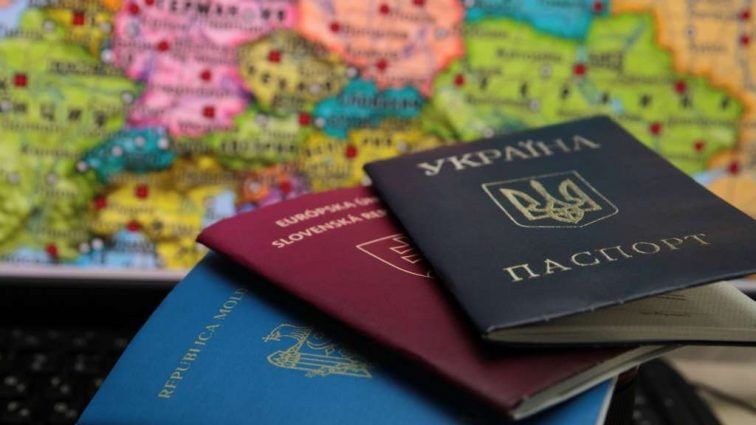 Чотирьох депутатів та заступника мера із Закарпаття за угорські паспорти внесли до бази «Миротворця»