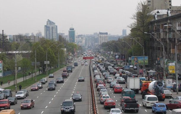 У Києві дозволили їздити 80 км/год по 17 вулицям (список)