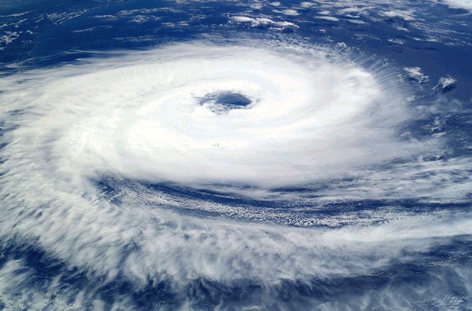 Ураган «Леслі» насувається на Європу