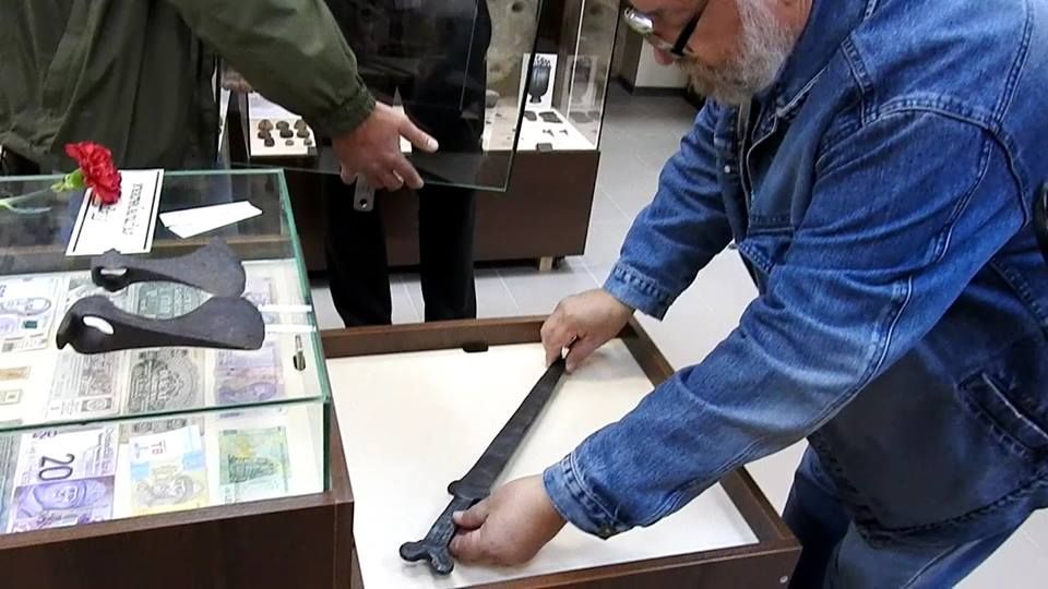 У Черкаському археологічному музеї виставили рідкісний скіфський меч-акинак, якому 2,5 тисячі років