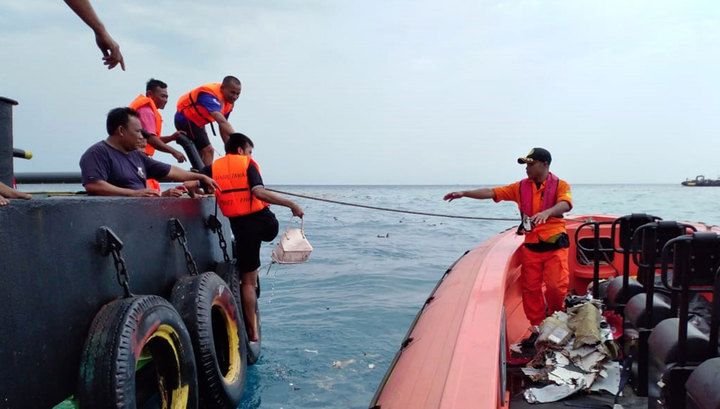 Авіакатастрофа в Індонезії: з дна моря поблизу Яви підняли всі «чорні ящики»