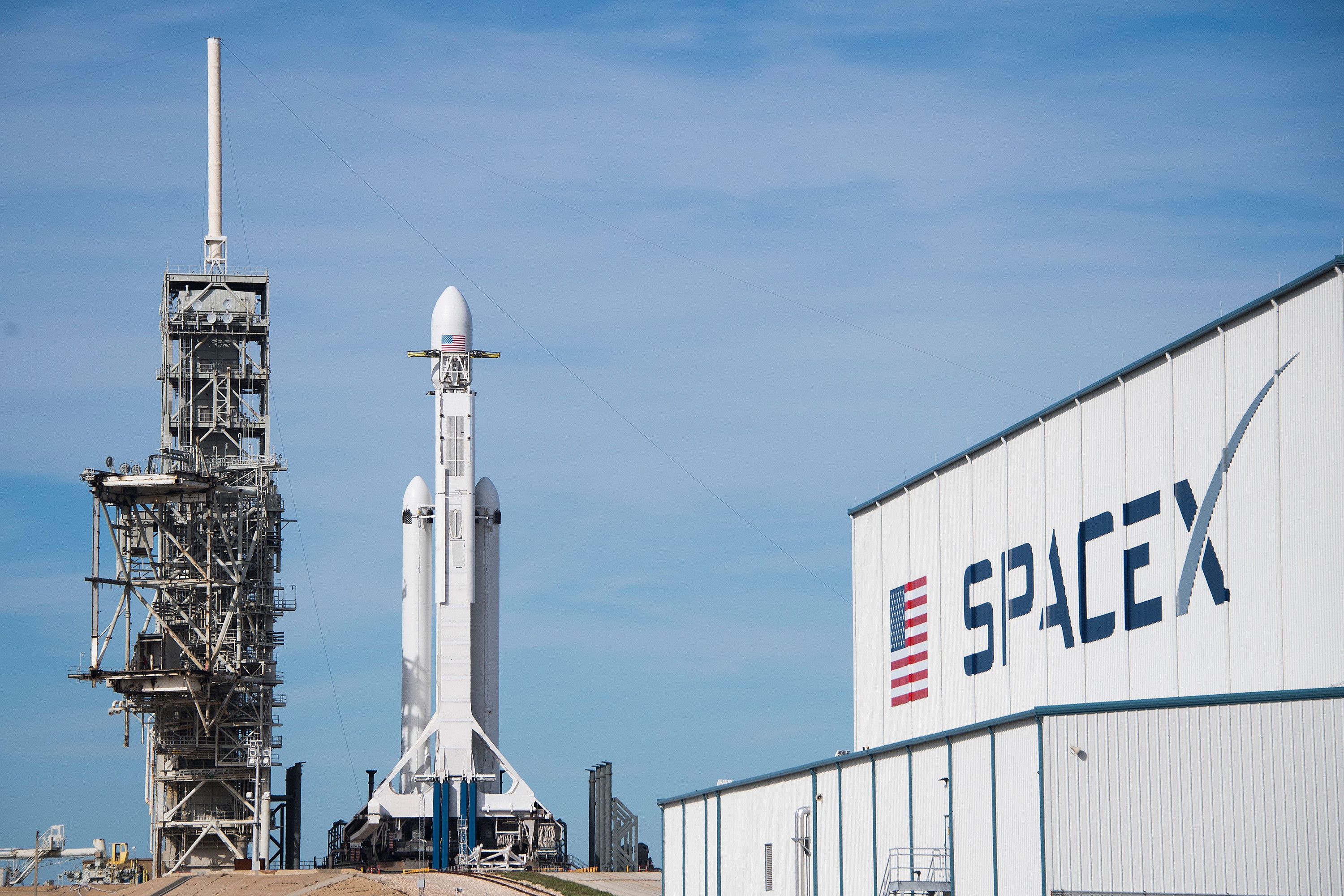 SpaceX дозволили запустити 12 тис супутників для глобального інтернету