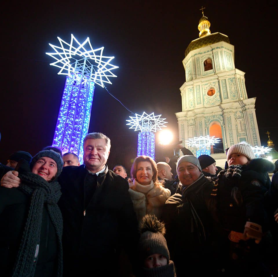 Президент Порошенко зустрічав Новий рік на Софійській площі (фото)