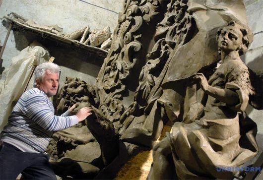 Тернопільський скульптор створює майстерні копії втрачених шедеврів